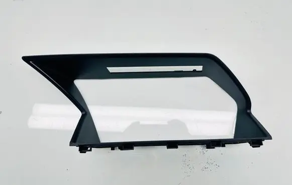 Radio/GPS head unit trim