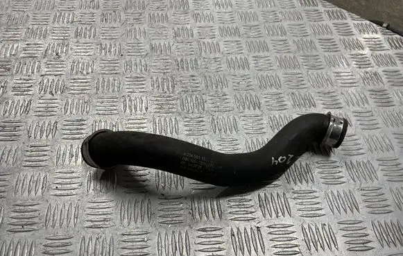 Mercedes-Benz C W204 Engine coolant pipe/hose A2045011582