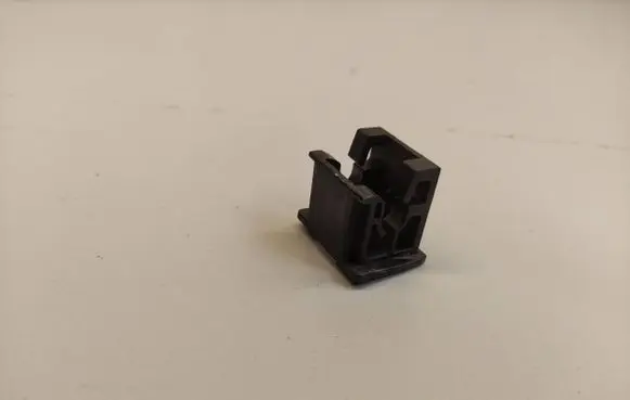 KIA Soul Headlight/headlamp mounting bracket