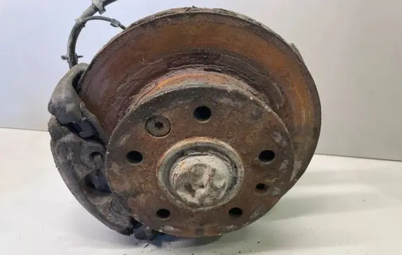 Volkswagen II LT Front wheel hub spindle knuckle