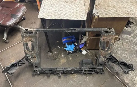 KIA Sportage Radiator support slam panel