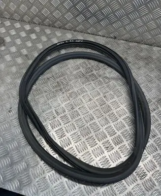 Opel Astra K Front door rubber seal 13497917