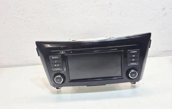 Nissan Rogue Radio/CD/DVD/GPS head unit 2591A7FH0B 7505750842