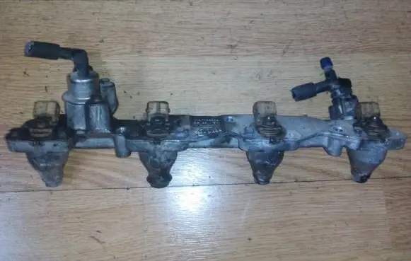 Ford Mondeo MK II Fuel main line pipe 938f9d280