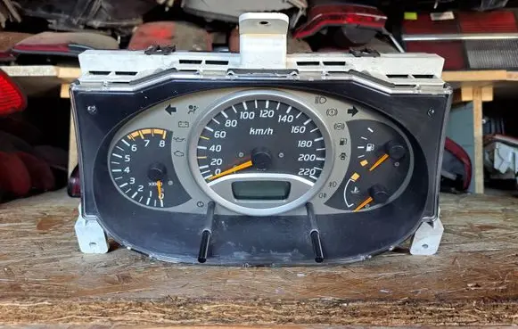Nissan Almera Tino Speedometer (instrument cluster) J1BU000 BU000 3B210