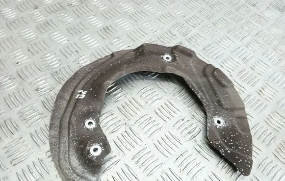 BMW 1 E82 E88 Front brake disc dust cover plate 
