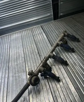 Toyota Yaris Fuel injector 232500J010