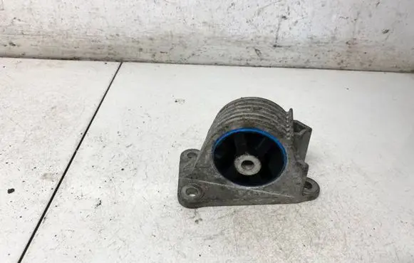 Mini One - Cooper R50 - 53 Engine mount bracket 12628710 325A92