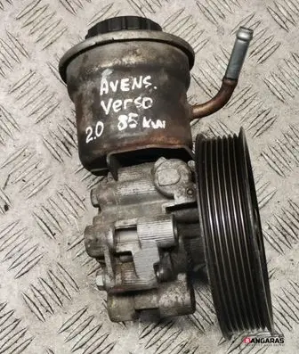 Toyota Avensis Verso Power steering pump 12180