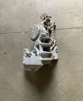 Nissan Qashqai+2 Engine mount bracket 11220JD700