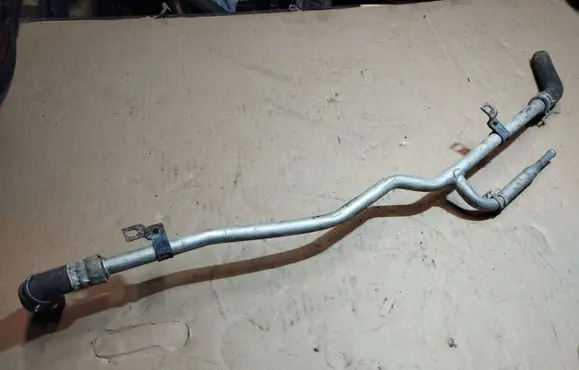 Chevrolet Tahoe Engine coolant pipe/hose