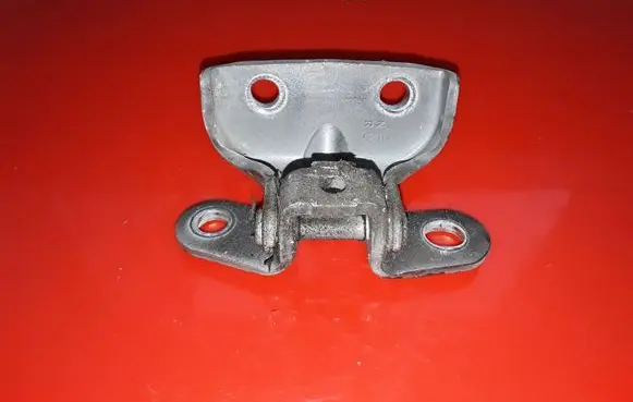 Hyundai i40 Front door lower hinge A046057