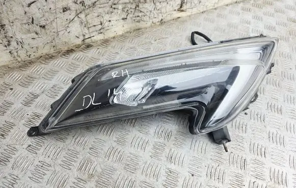 Nissan Juke I F15 Headlight/headlamp 26120BV80A 90049102