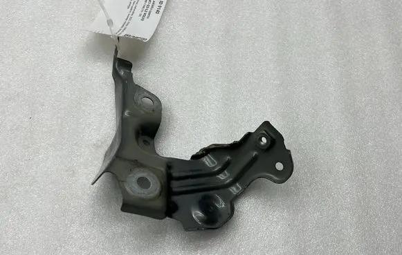 BMW 1 F40 Fender mounting bracket 7450387