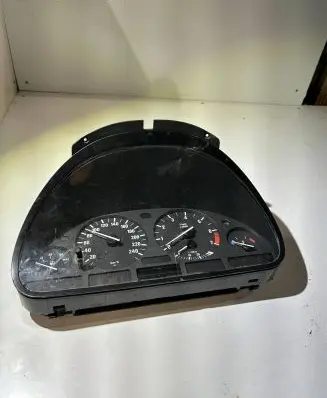 BMW 5 E39 Speedometer (instrument cluster) 87001374 87001313