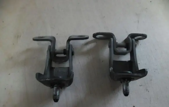 Peugeot 208 Tailgate/trunk/boot hinge 9801087880