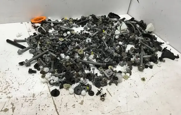 Mercedes-Benz GLC C254 Nuts/bolts 