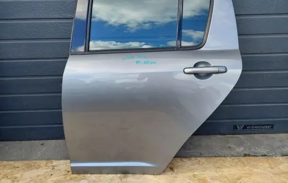 Suzuki Swift I Front door