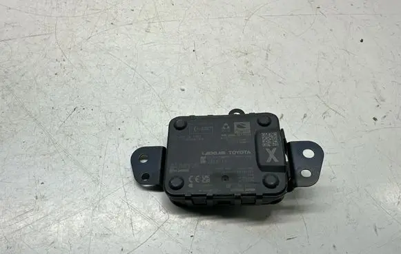 Toyota Yaris XP210 Distronic sensor radar 8821052120