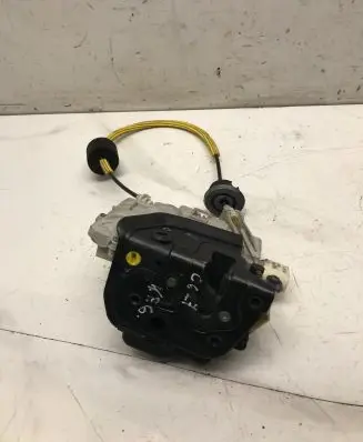 Audi A6 S6 C6 4F Front door lock 4F083901E