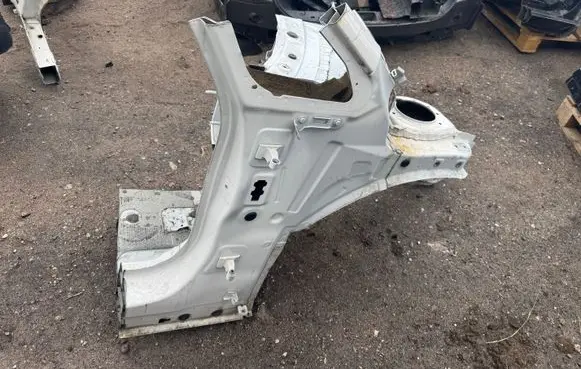 BMW 2 F46 Front quarter panel 