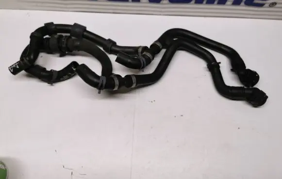 Volkswagen Tiguan Engine coolant pipe/hose 5C0121087D 5Q0122291S 5Q0122291AJ