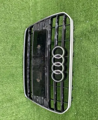 Audi A5 8T 8F Front bumper upper radiator grill 8T0853651G