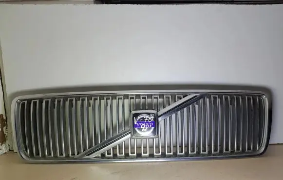 Volvo S70 V70 V70 XC Front grill 9178087