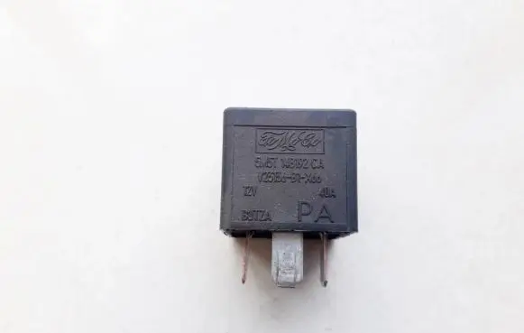 Ford Mondeo Mk III Other relay 5m5t14b192ca v23136-b1-x66