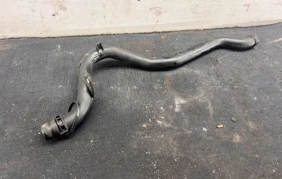 Audi Q5 SQ5 Engine coolant pipe/hose 06E121065N