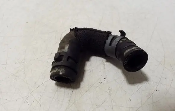 Volkswagen Tiguan Engine coolant pipe/hose 04L121058Q