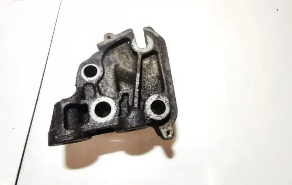 Volvo C30 Engine mounting bracket 6m516030ba 326c87c 6m516030ba326c87c