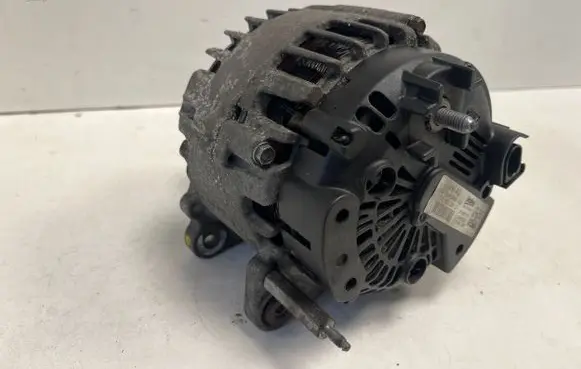 Skoda Superb B8 (3V) Generator/alternator 04L903021D