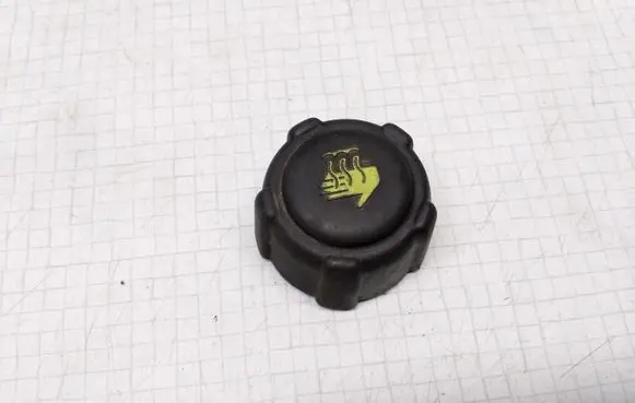 Renault Espace III Coolant expansion tank/reservoir cap 