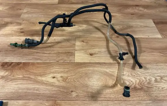 Volvo V50 Fuel line pipe ESC060102