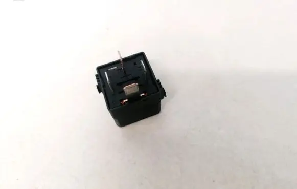Mercedes-Benz C W203 Other relay A0025421319 4RD00779100