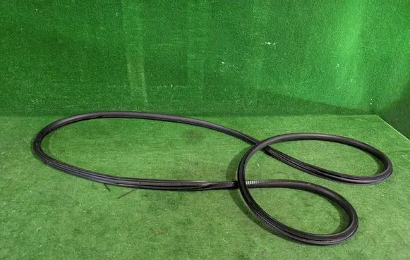 Mercedes-Benz Sprinter W907 W910 Sliding door rubber seal 