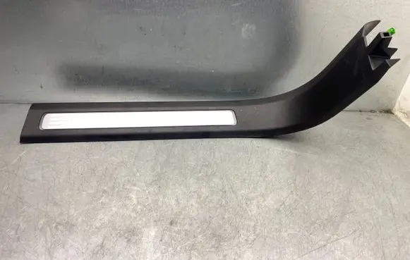 Volvo XC90 Side skirt rear trim 39829992 32244308