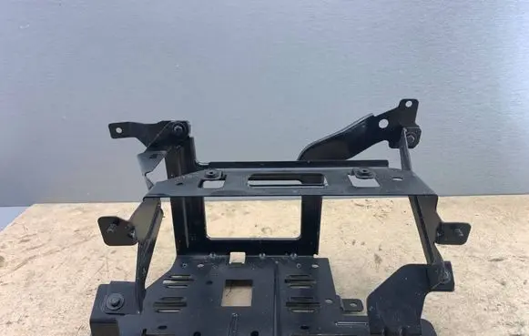 BMW 3 E90 E91 Sound amplifier holder/bracket 6945073 65156945073 6945072
