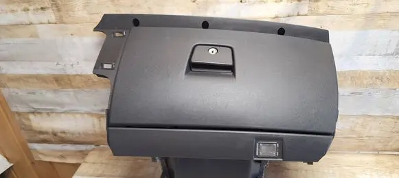 Volvo C30 Glove box 8626141