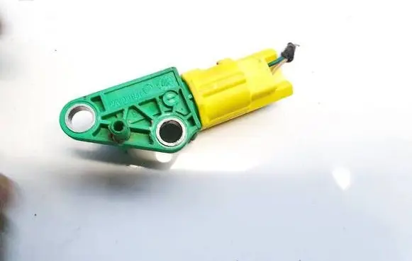 Volkswagen Jetta V Airbag deployment crash/impact sensor 1K0909606 5WK43273