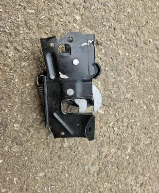 BMW 4 F32 F33 Engine bonnet/hood lock/catch 7242549 724254901