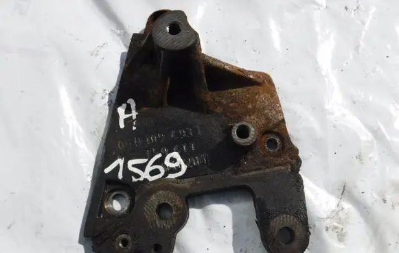 Audi A3 S3 8P Engine mounting bracket 06D109493