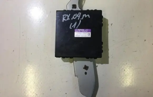 Lexus RX 300 ABS control unit/module 886507085 177300-7085