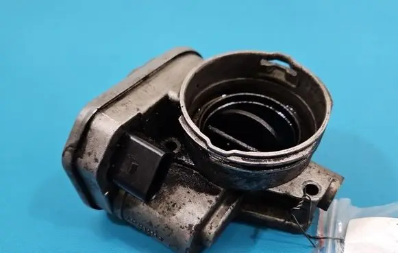 Volkswagen Touran I Throttle body valve 038128063G IMPRK1594021