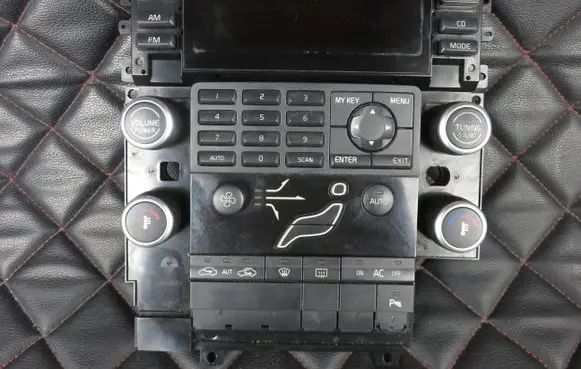 Volvo V70 Climate control unit 30782911 M3261100156 SN60031381