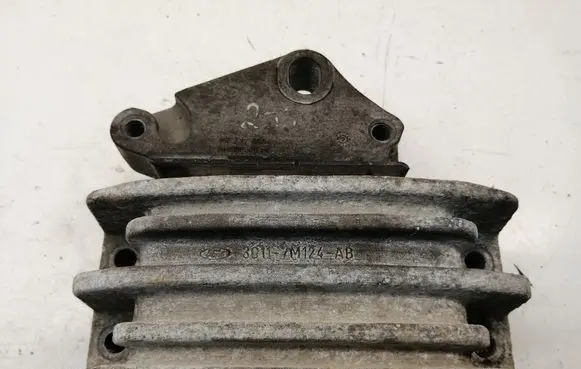 Ford Transit Engine mount bracket 3C117M124AB