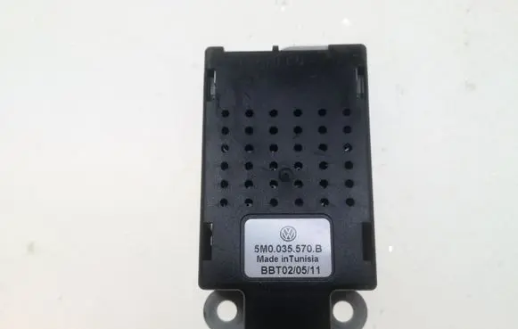Volkswagen Golf VI Aerial antenna amplifier 5M0035570B