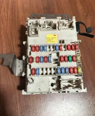 Nissan Almera Tino Fuse box set 24350BU210 1220021