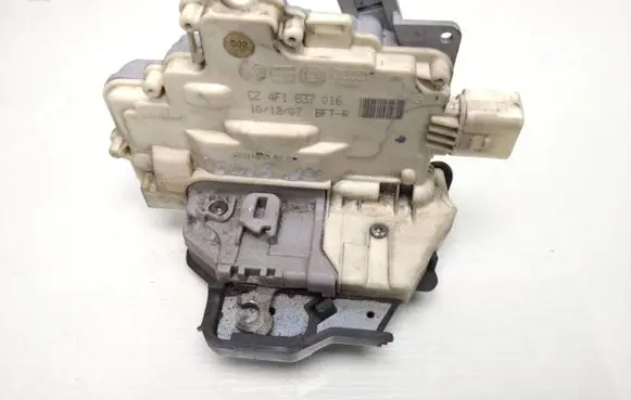 Audi A3 S3 8P Front door lock 4F1837016